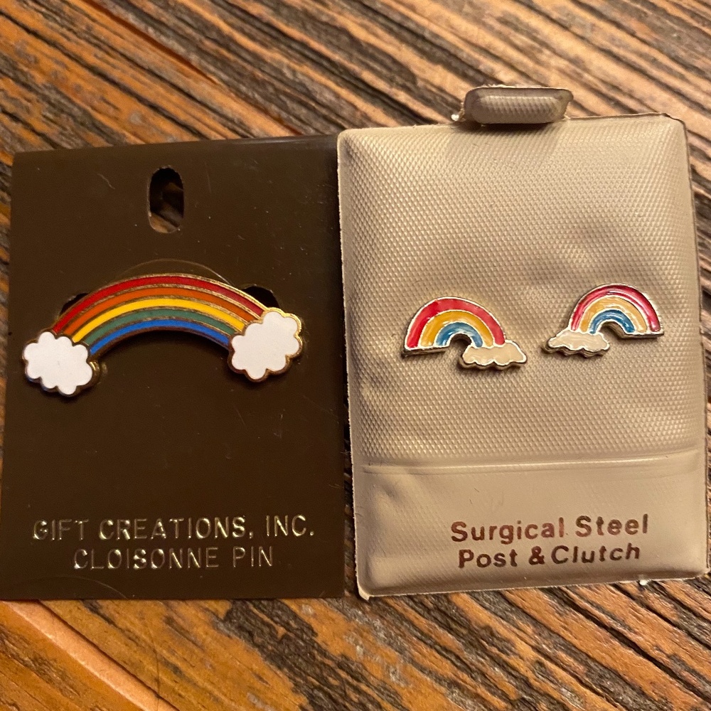Rainbow pin and pierced earring set vintage from the 80’s